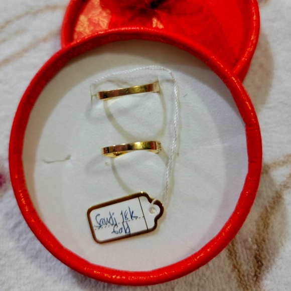 Wedding Ring Set - Picture 2 of 4